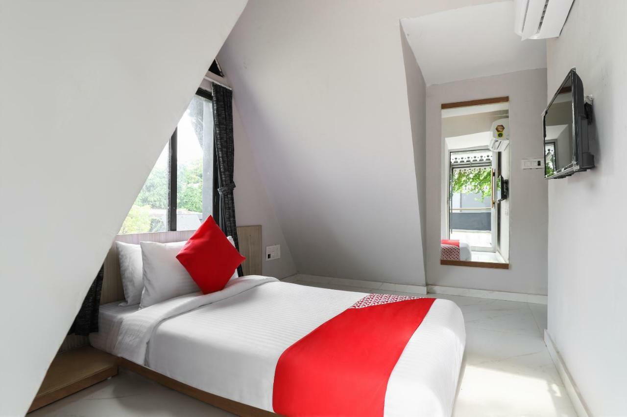 Oyo 48991 Serene Cottages And Resorts Вадодара Екстериор снимка